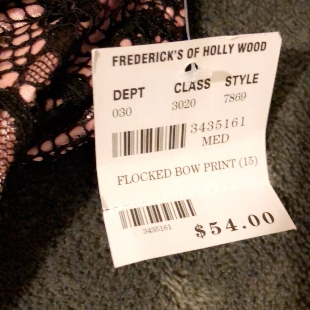 Satin and lace chemise - Picture 4 of 6